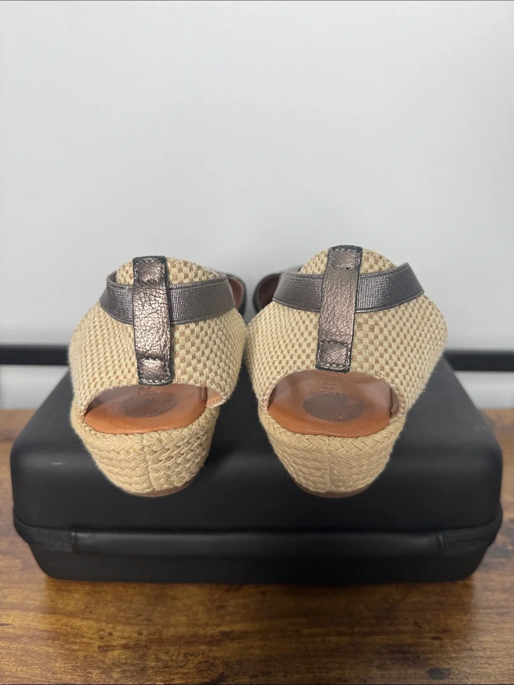 Gentle Souls Lena Metallic Leather Peep-Toe Espadrille Sandals Women's Size 9